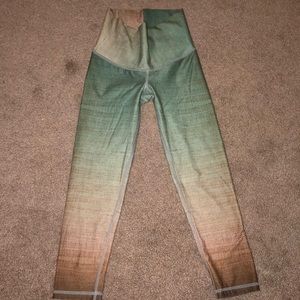 Niyama Sol Capri Yoga Leggings